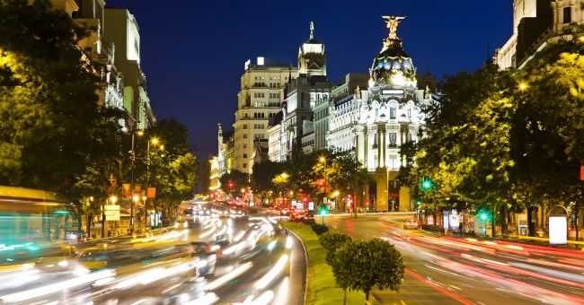 Disfrutar de un paseo en limusina por Madrid